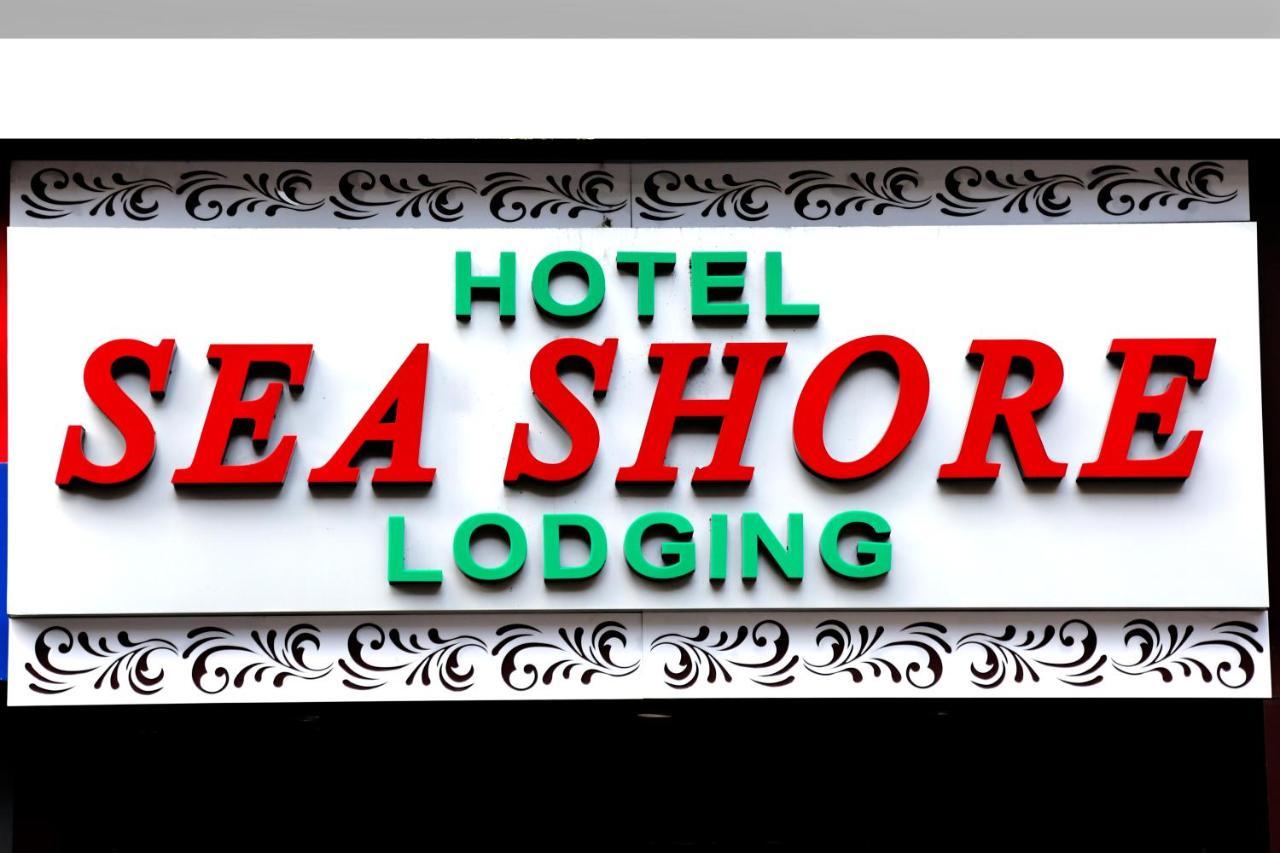Hotel Sea Shore Navi Mumbai Bagian luar foto
