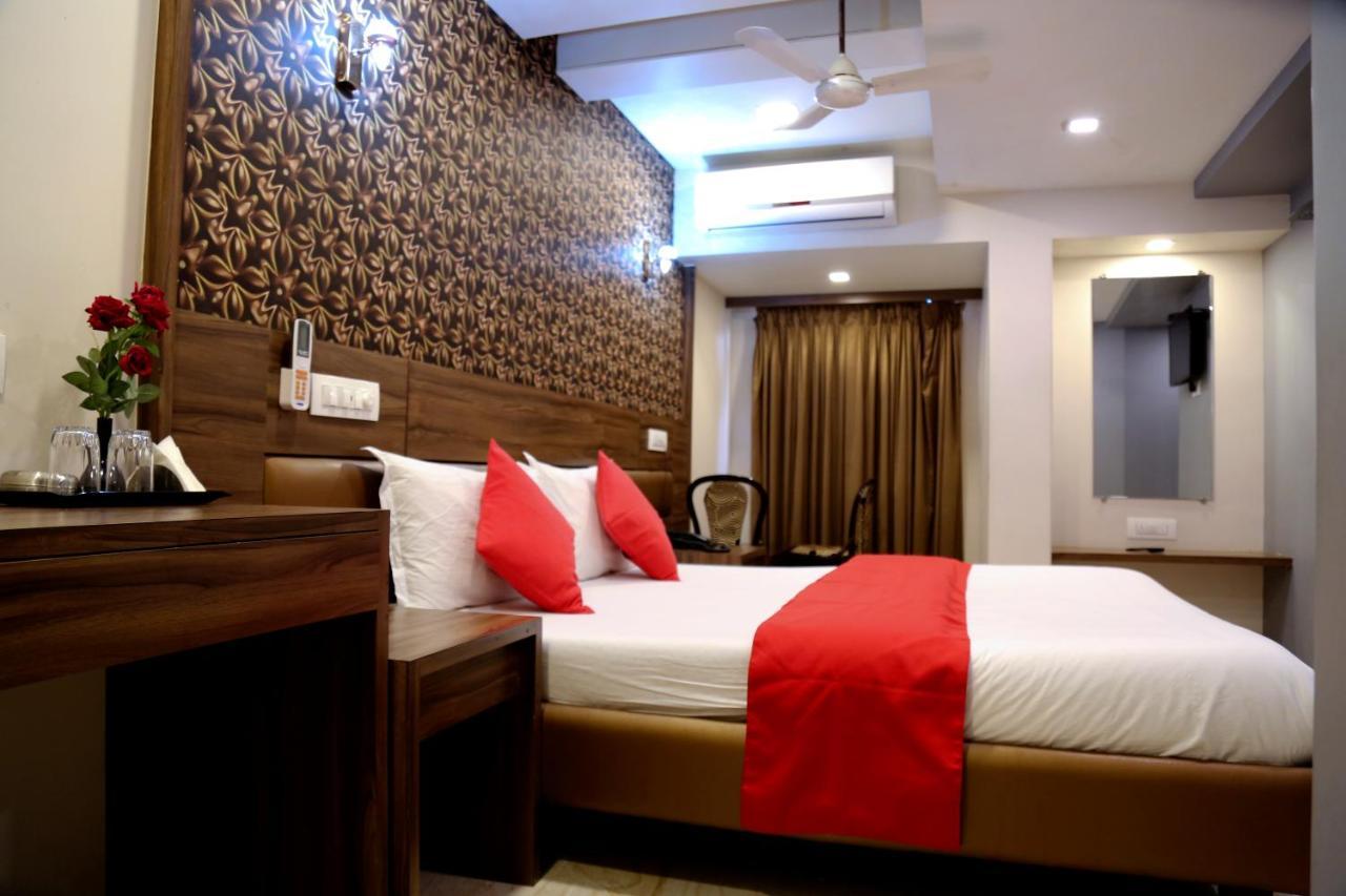 Hotel Sea Shore Navi Mumbai Bagian luar foto