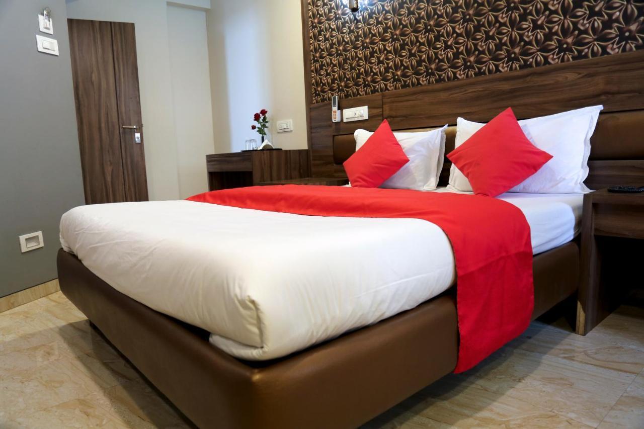 Hotel Sea Shore Navi Mumbai Bagian luar foto