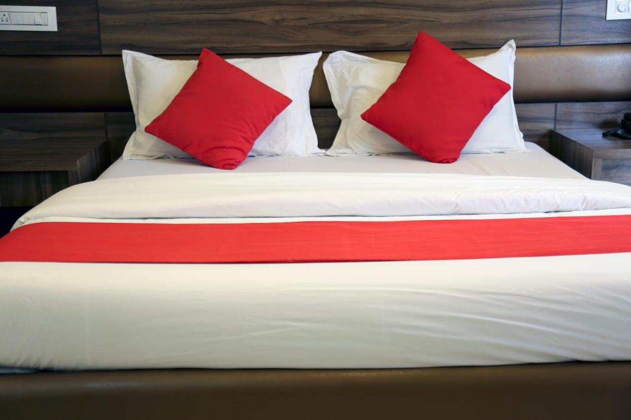 Hotel Sea Shore Navi Mumbai Bagian luar foto