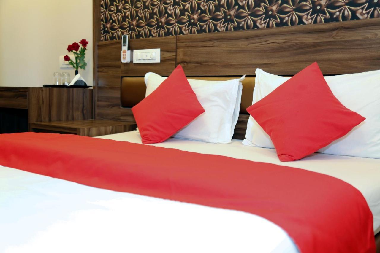 Hotel Sea Shore Navi Mumbai Bagian luar foto